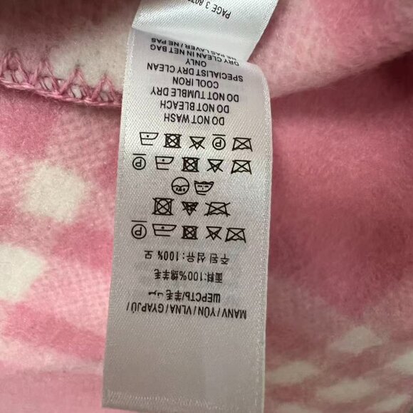 Burberry pink gradient scarf with knight's coat of arms - classic and elegant. - Picture 9 of 11